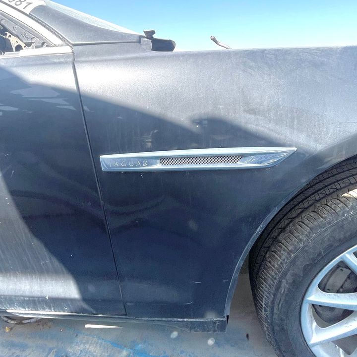 Fender (RHF) - 2011 Jaguar XJL