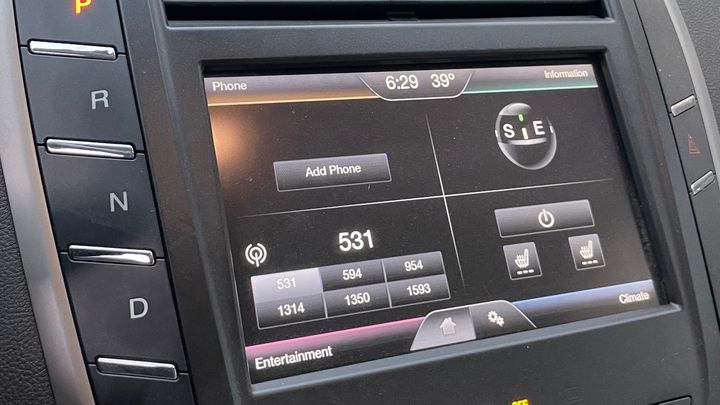 Info/GPS/TV Screen - 2016 Lincoln MKC