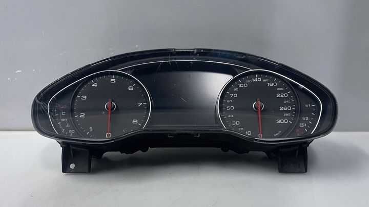 Speedometer - 2013 Audi A8