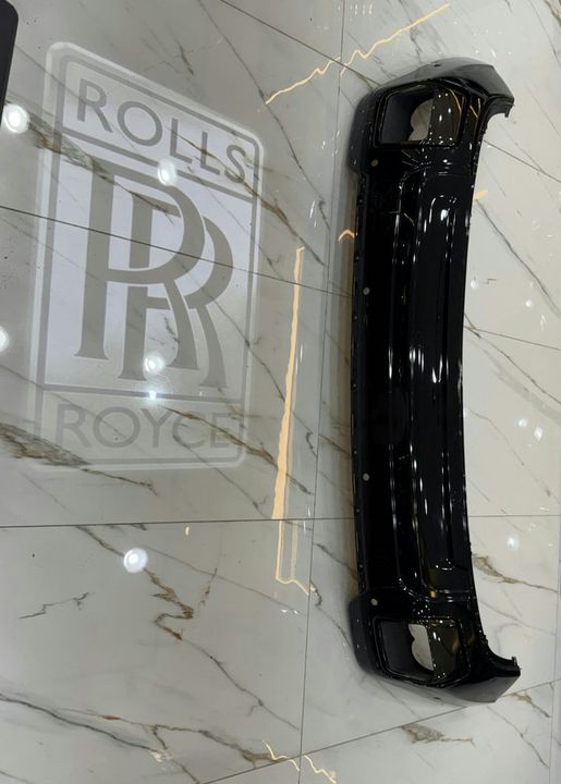 Rolls-Royce Cullinan Rear Bumper Gloss Black