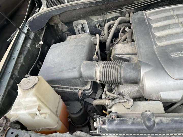 Engine cover - Toyota Tundra SR5