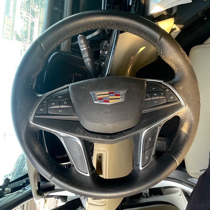 Steering wheel - 2017 Cadillac XT5