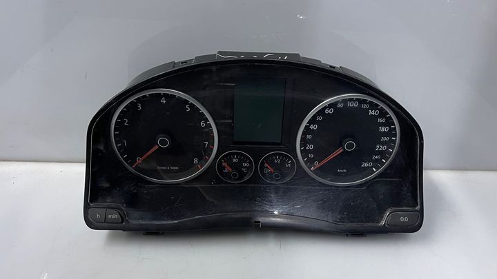 Speedometer - 2009 Volkswagen Tiguan
