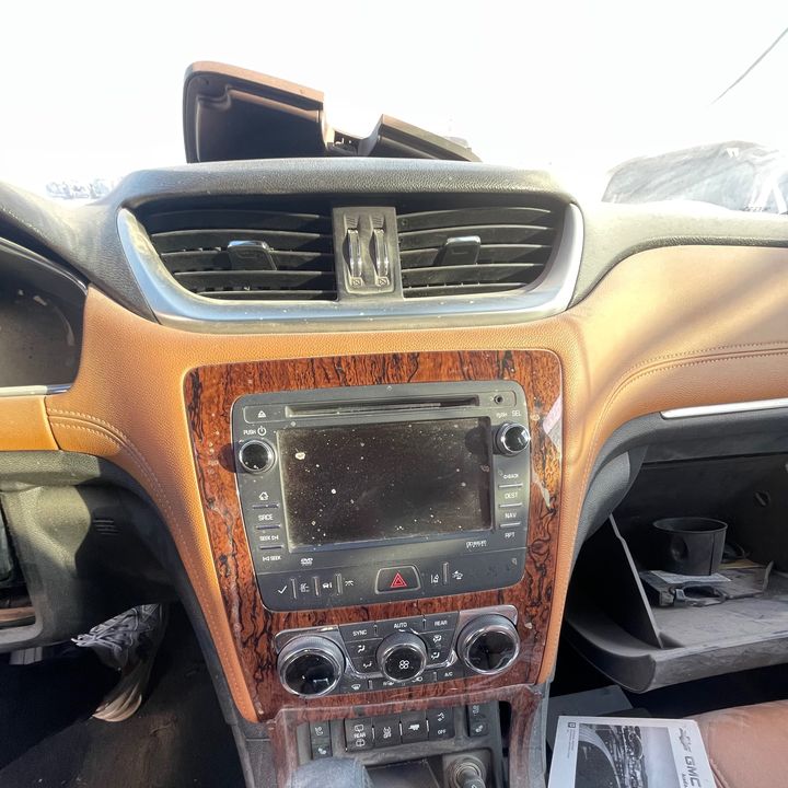 Info-gps-tv screen - 2014 Chevrolet Traverse