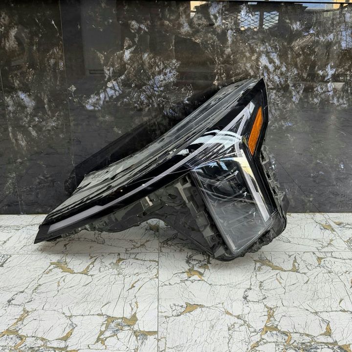 KIA Carnival- Left Headlight
