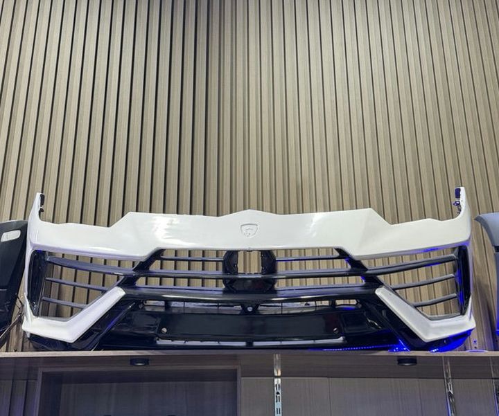 Lamborghini Urus - Front Bumper