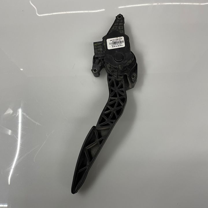 Accelerator pedal - 2013 GMC Acadia SLE 1
