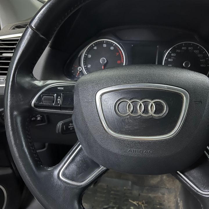 Steering wheel - 2016 Audi Q5 Quattro