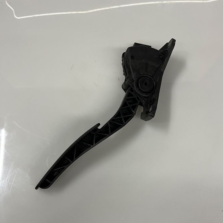 Accelerator pedal - 2009 Chevrolet Lumina