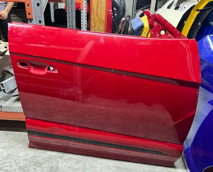 Lamborghini Urus - Front Right Door Shell