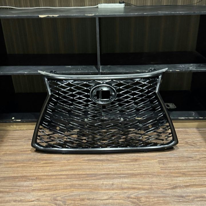 Lexus LX 570 -Sport Front Grille