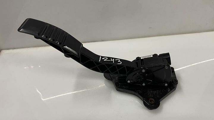 Accelerator pedal - 2010 Ford Mustang Base