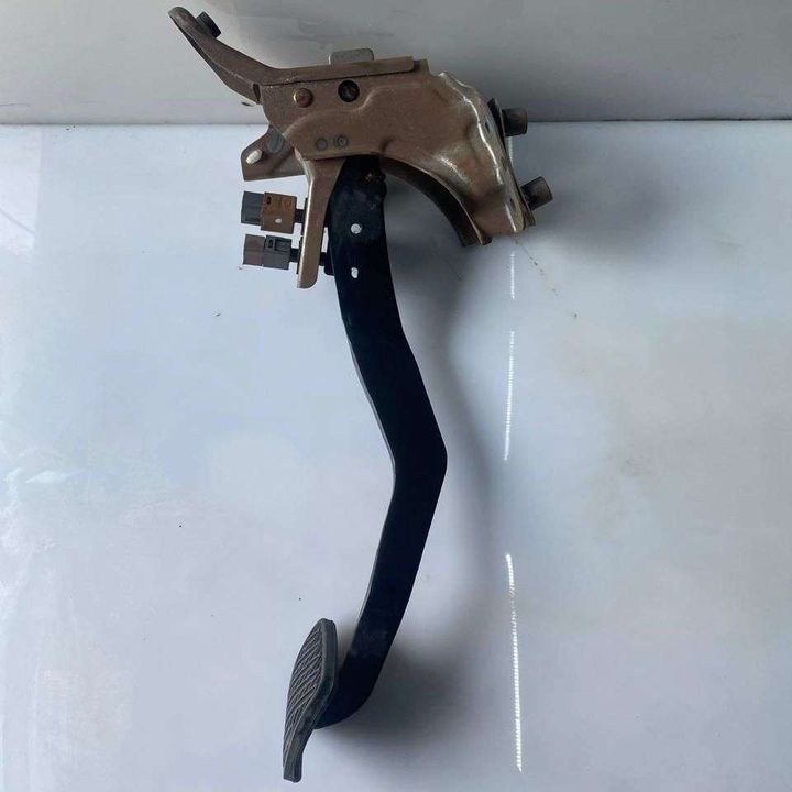 Front brakes - 2014 Infiniti QX80 SUV