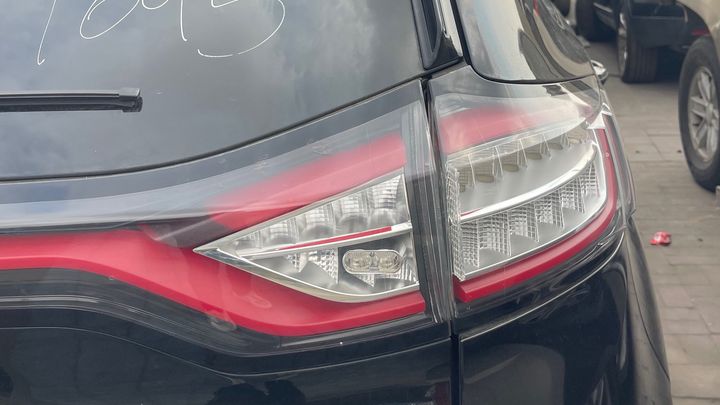 Tail Light (RH) - 2015 Ford Edge SEL