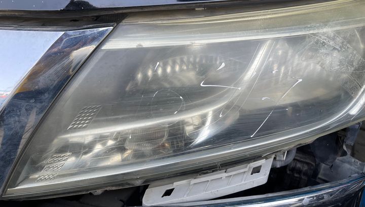 Headlight (RH) - 2014 Nissan Pathfinder