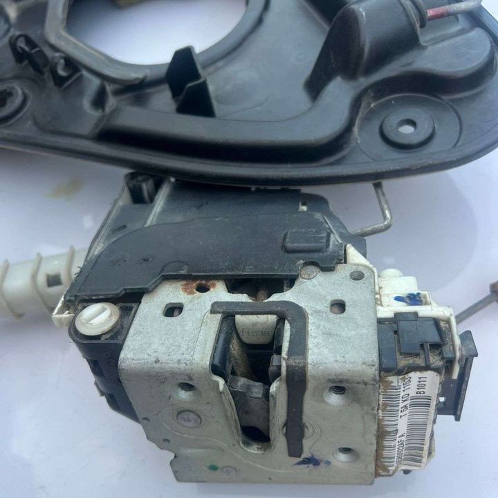 Door Lock(RHB) - 2014 Jeep GRAND CHEROKEE