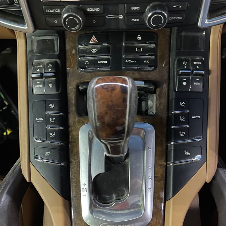 Transmission shift - 2013 Porsche Cayenne