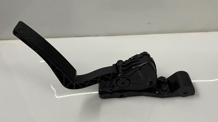 Accelerator pedal - 2006 Jeep Grand Cherokee Overland