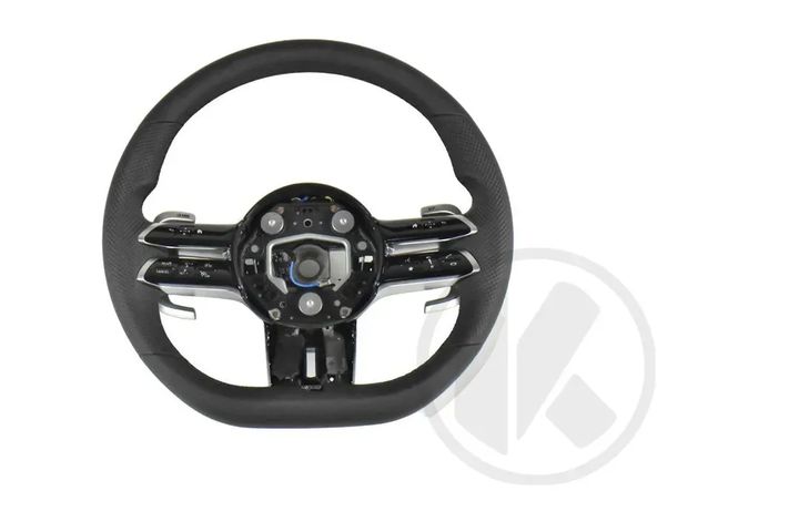 STEERING WHEEL WITH SILVER PADDLES