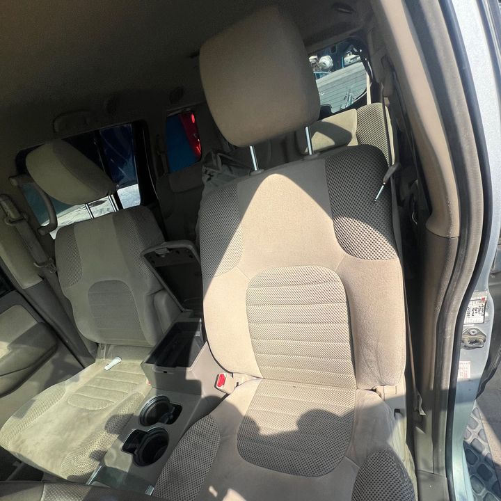 Front Seat (LHS) - 2011 Nissan Pathfinder 4.0