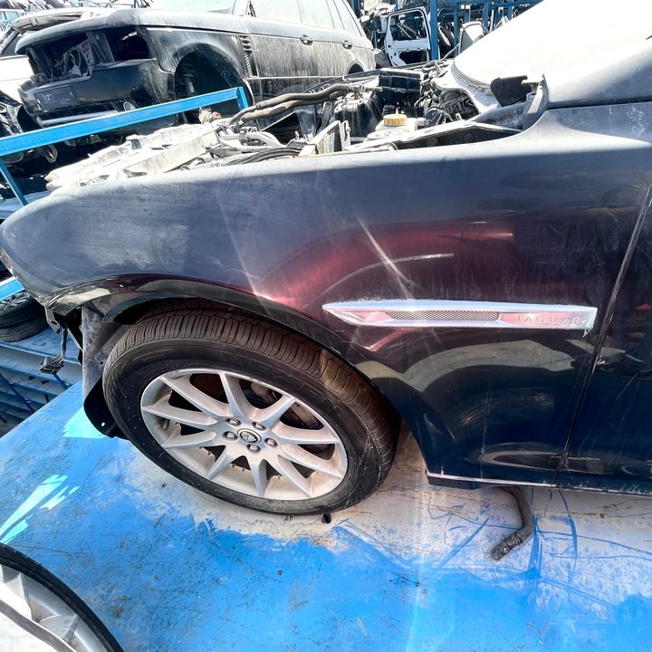 Fender (LHF) - 2011 Jaguar XJL