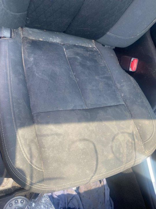 Front Seat (RHS) - 2017 Nissan Titan