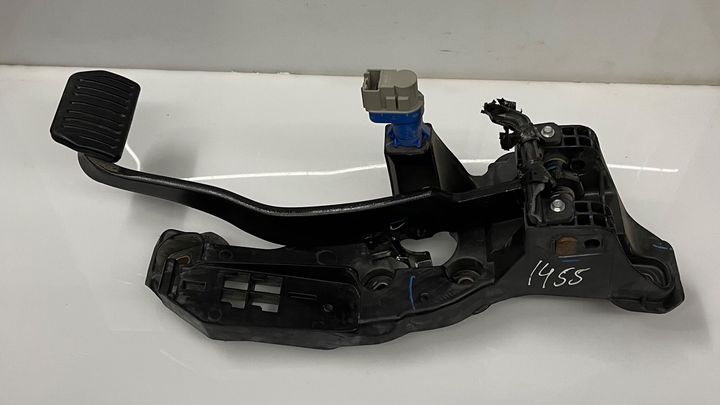 Pedal brake/clutch - 2016 Ford Edge Titanium