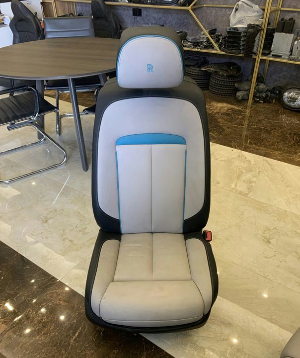 Rolls-Royce Ghost Front Seat