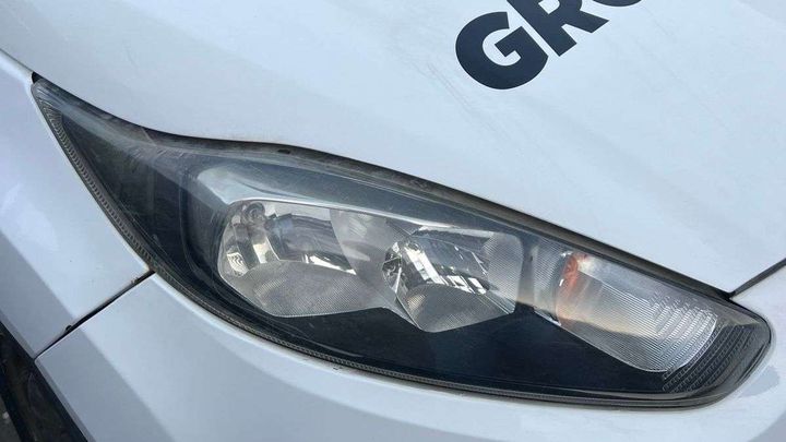 Headlight (RH) - 2015 Ford Fiesta