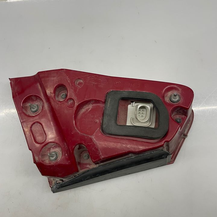 Trunk Light (RH) - 2014 Audi A8 L