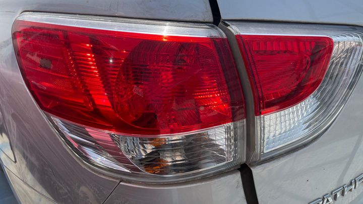 Tail Light (RH) - 2014 Nissan Pathfinder