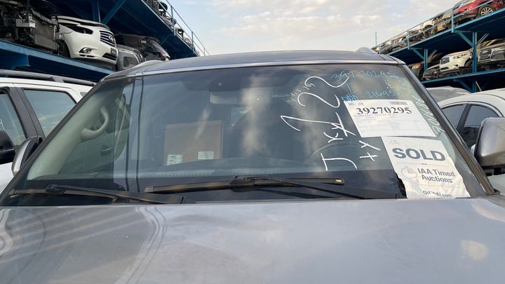 Windshield glass - 2011 Infiniti QX56 5.6i