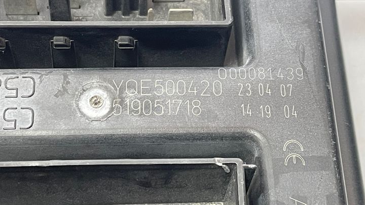 Fuse box - 2007 Land Rover LR2