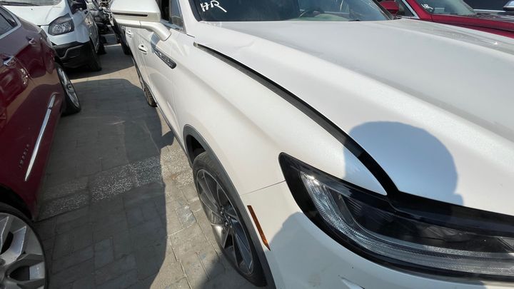 Fender (RHF) - 2019 Lincoln Nautilus Reserve
