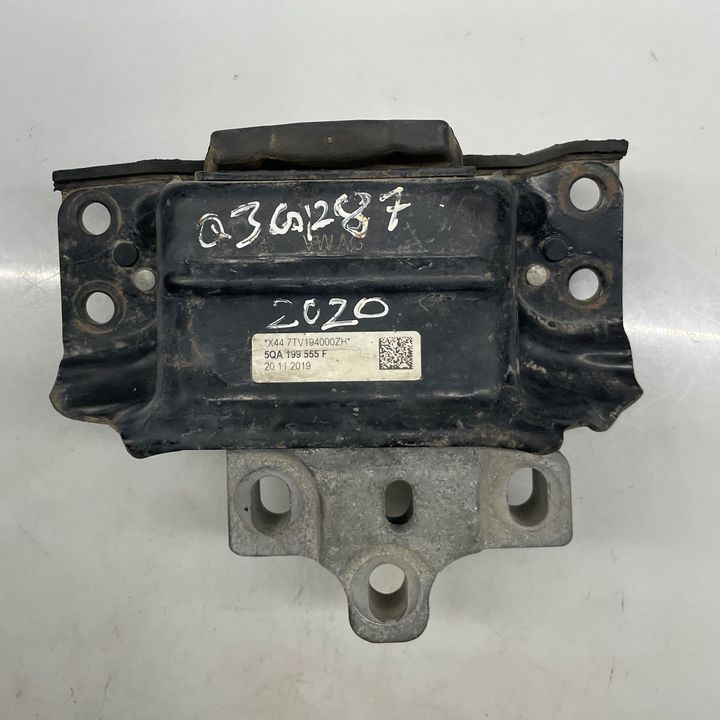 Mount (Gear) - 2020 Audi Q3
