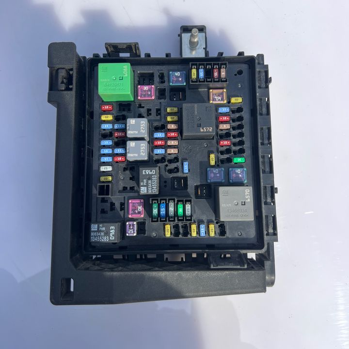 Fuse box - 2020 Chevrolet Traverse