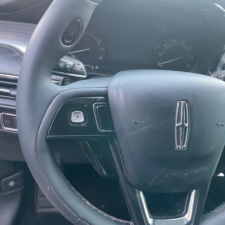 Steering wheel - 2022 Lincoln Corsair