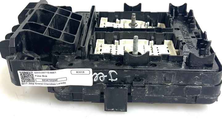 Fuse box - 2011 Jeep Grand Cherokee LAREDO