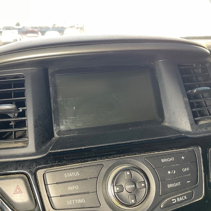 Info-gps-tv screen - 2013 Nissan Pathfinder 3.5i