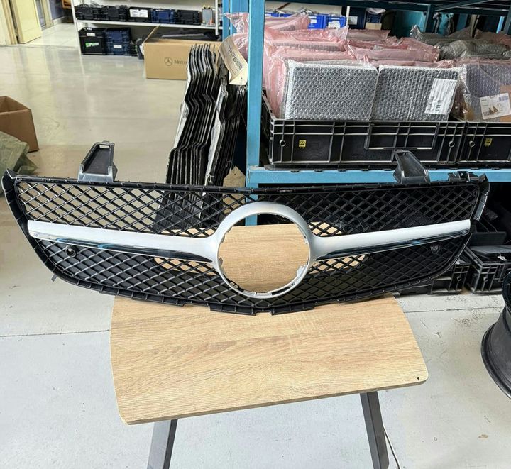 Mercedes-Benz SL-Class R231 Front Grille Diamond Design