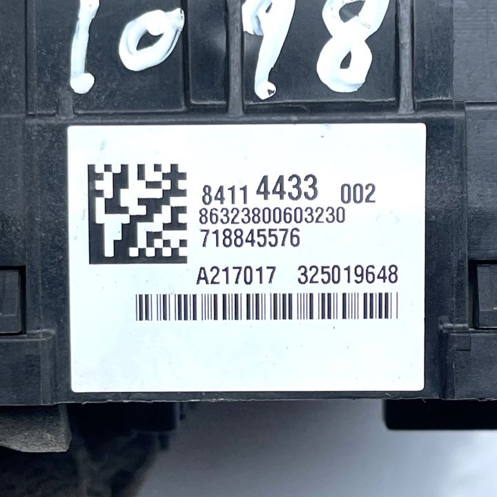 Fuse box cabin - 2017 Chevrolet Tahoe