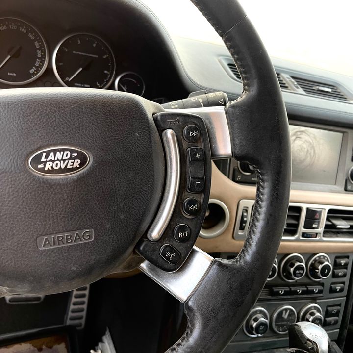 Steering wheel - 2011 Land Rover RANGE ROVER SPORT