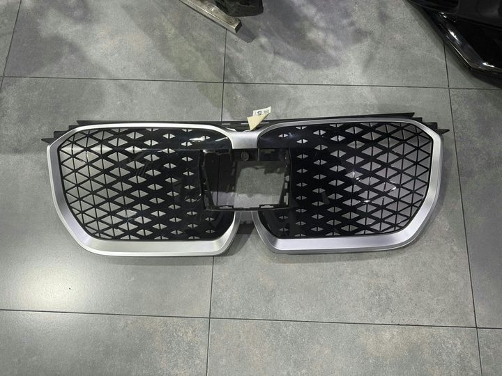 BMW U11 ix1-Grill