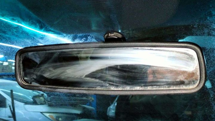 Rear view mirror - 2011 Ford Explorer