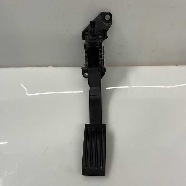 Accelerator pedal - 2020 Ford Escape SE