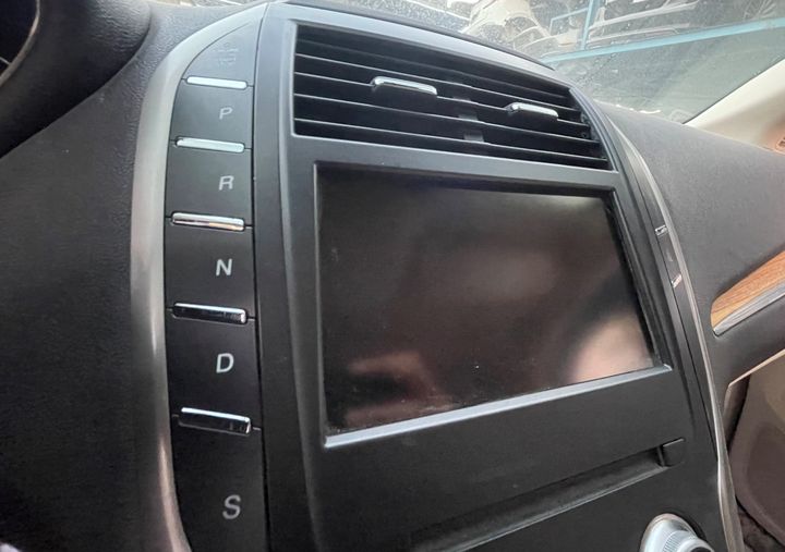 Info/GPS/TV Screen - 2015 Lincoln MKC