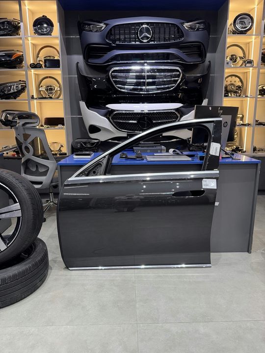 Mercedes-Benz S-Class W223 Front Left Door