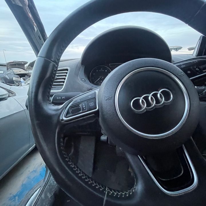Steering wheel - 2017 Audi Q3