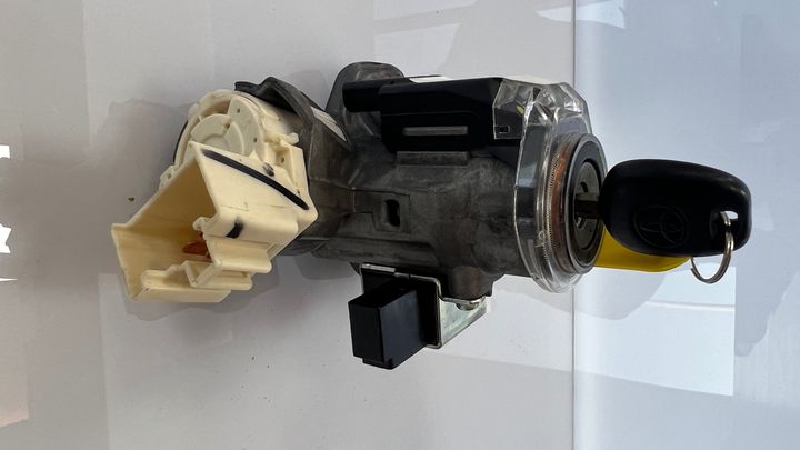 Keys/latches/locks - 2010 Toyota Tundra