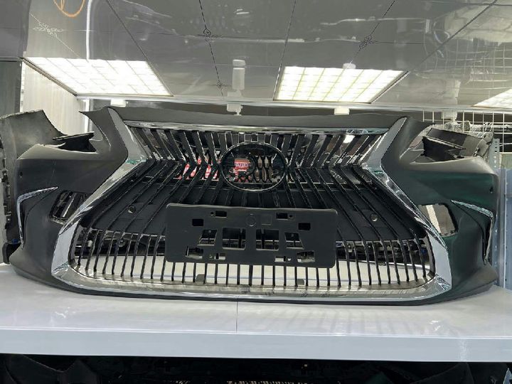 Lexus ES Front Bumper Assembly